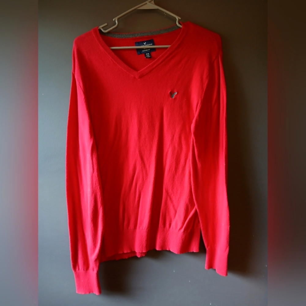 AMERICAN EAGLE MENS SIZE MEDIUM LONG SLEEVE RED TOP